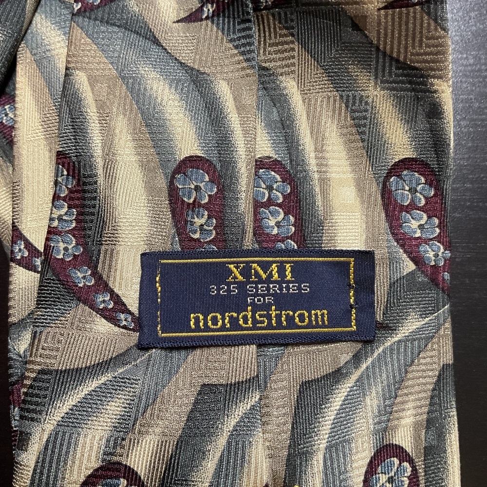 Nordstrom XMI 325 Series 100% Silk Tie Cream Red Paisley Wave Power Tie 4” - Picture 3 of 4